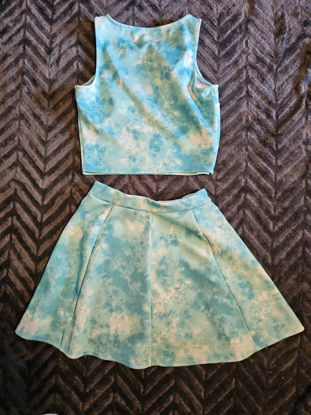 💙 Decree 2-Piece Tie Dye Set Aqua Tie-Dye Tank Top & Flared Skirt Set 💙